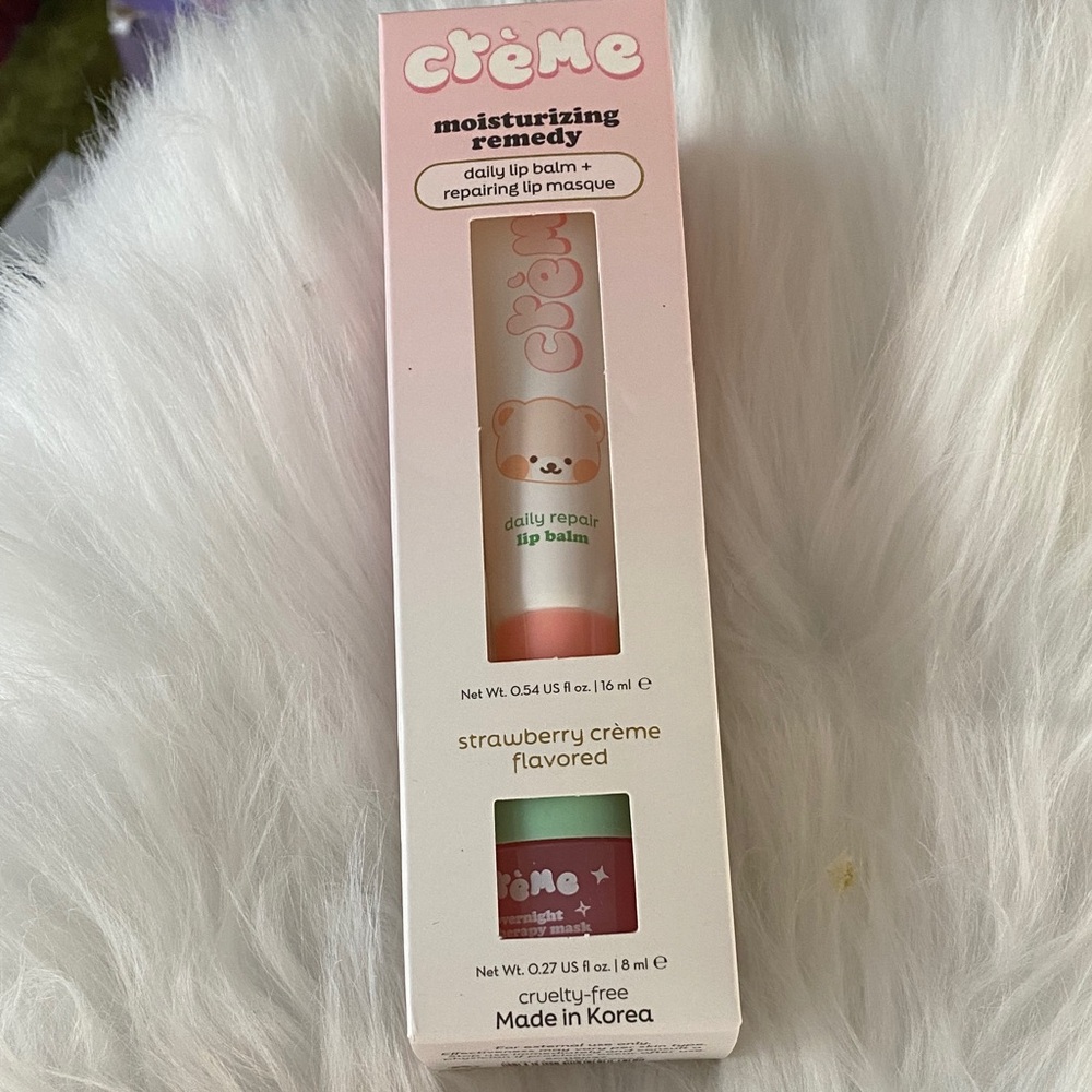 Moisturizing Remedy Strawberry Crème Lip Balm -NIP